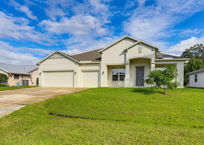 Explore Parks And Preserves! Spacious St Lucie Home