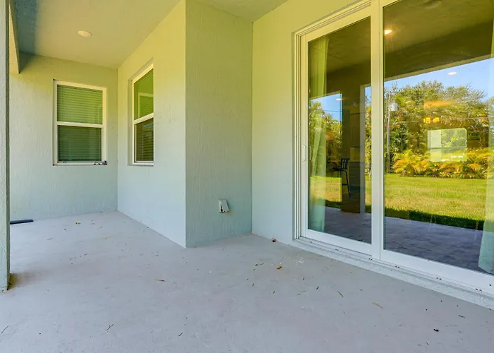 Spacious Home Near Dtwn Psl: Travel Nurses Welcome